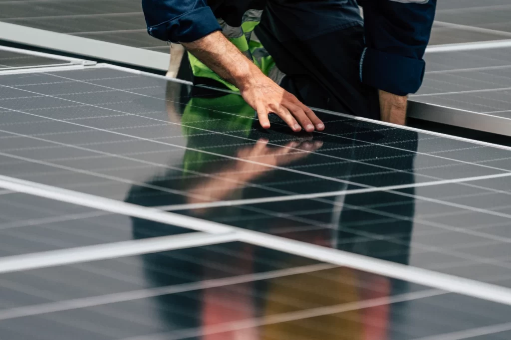 Güneş enerji paneli kurulumu